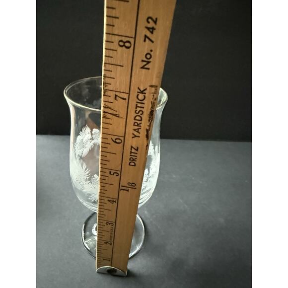 Libbey Vtg. Water Goblet Wine Glasses Embossed Pinecone Bough Tulip Shape (4) - Picture 3 of 7